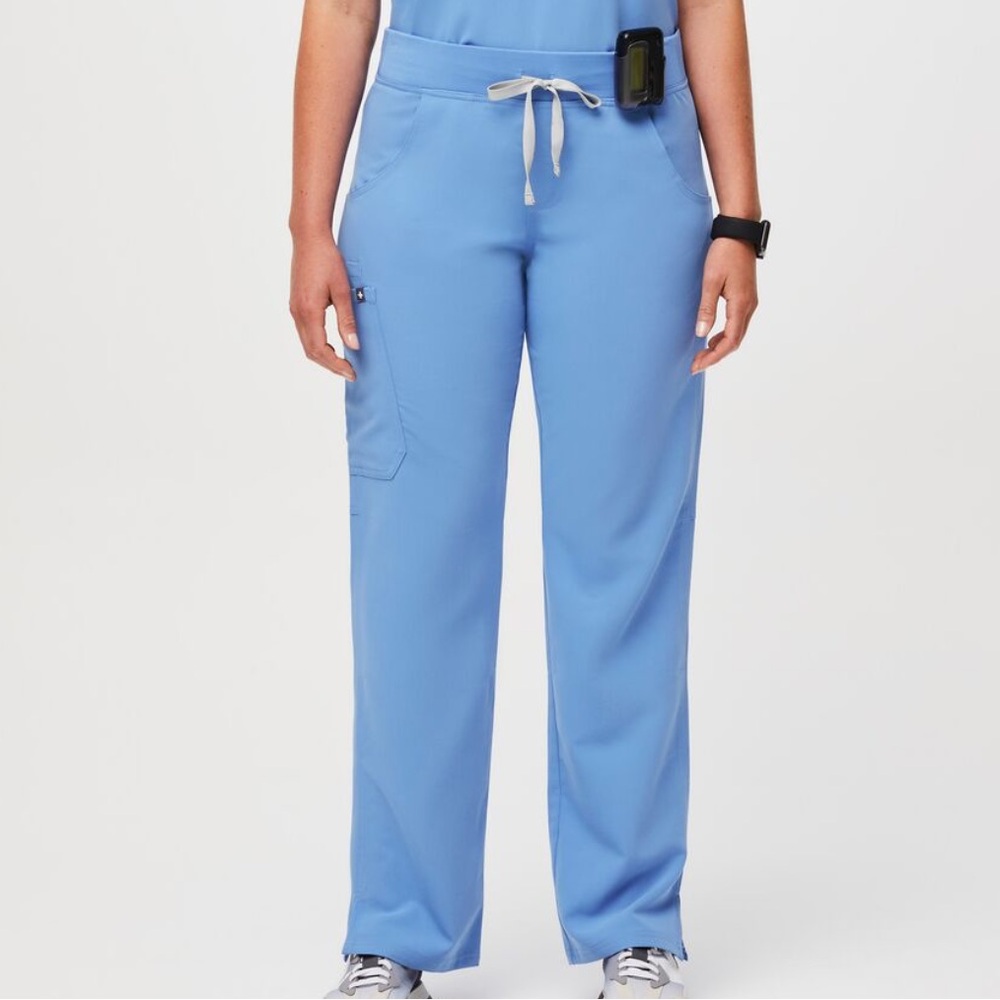 NWT Figs Kade Cargo Scrub Pants Petite